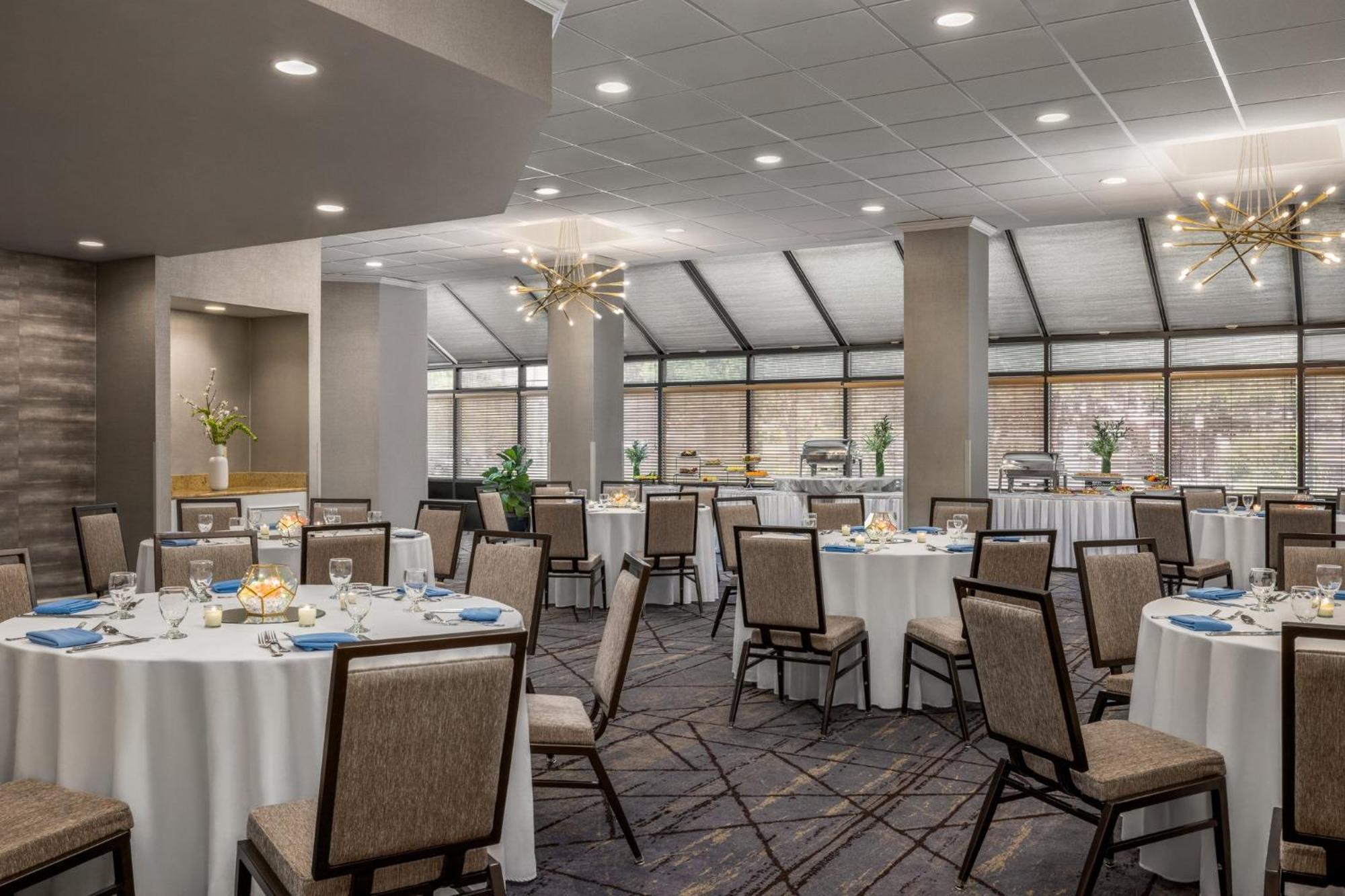 Crowne Plaza Edison By Ihg Hotel Buitenkant foto