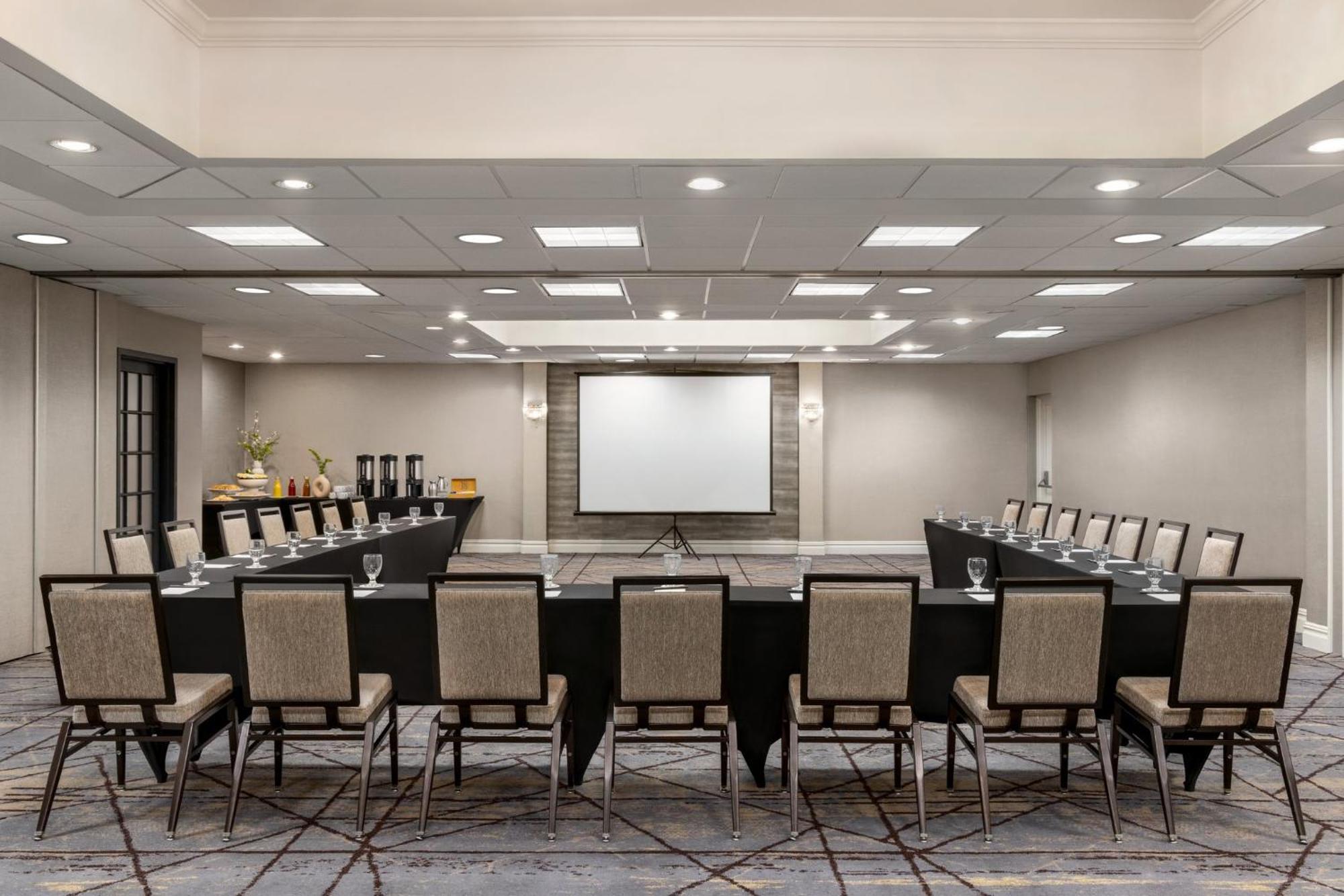 Crowne Plaza Edison By Ihg Hotel Buitenkant foto